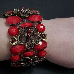 Gold tone red bead bracelet